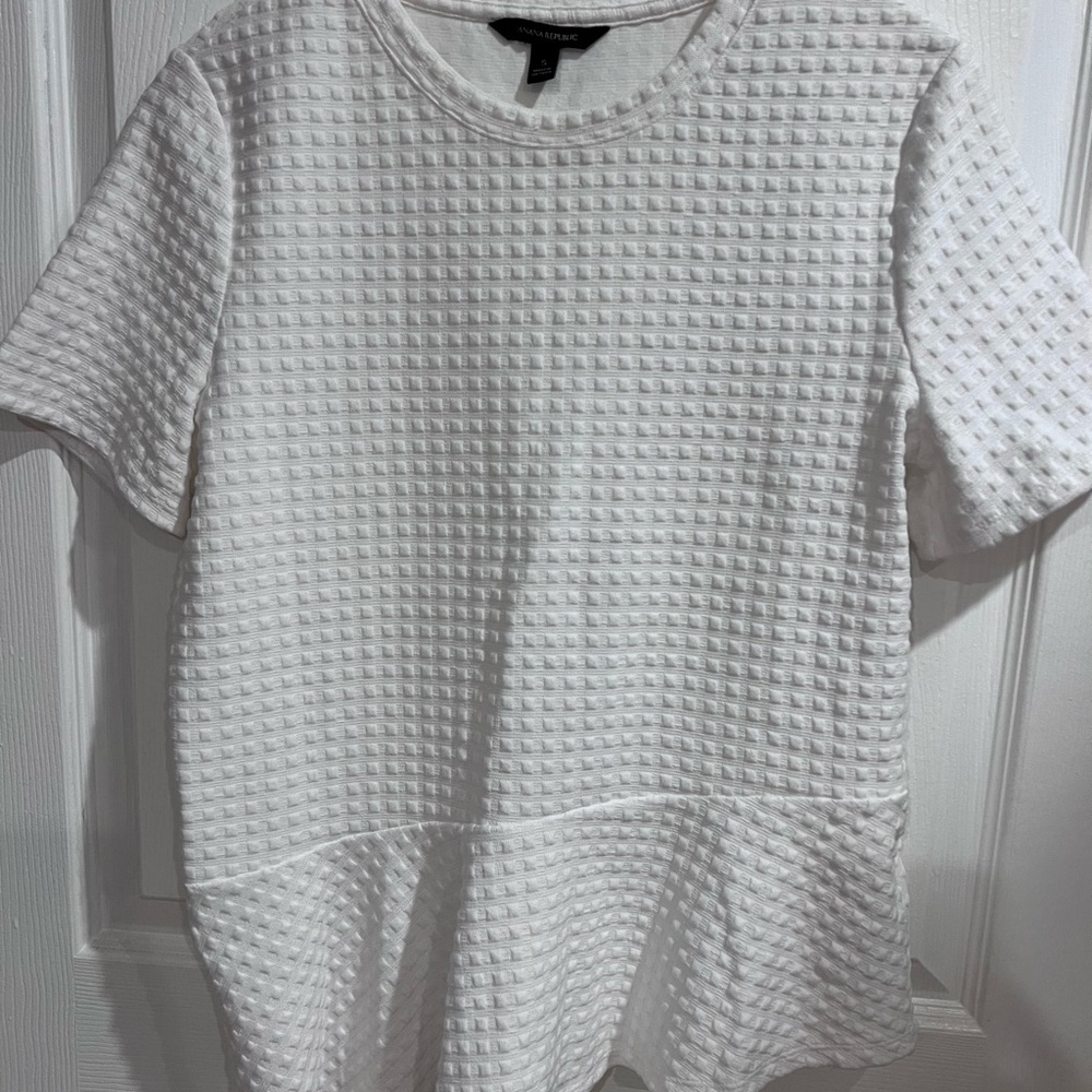 Banana Republic White Textured Short-Sleeve Peplum Tee